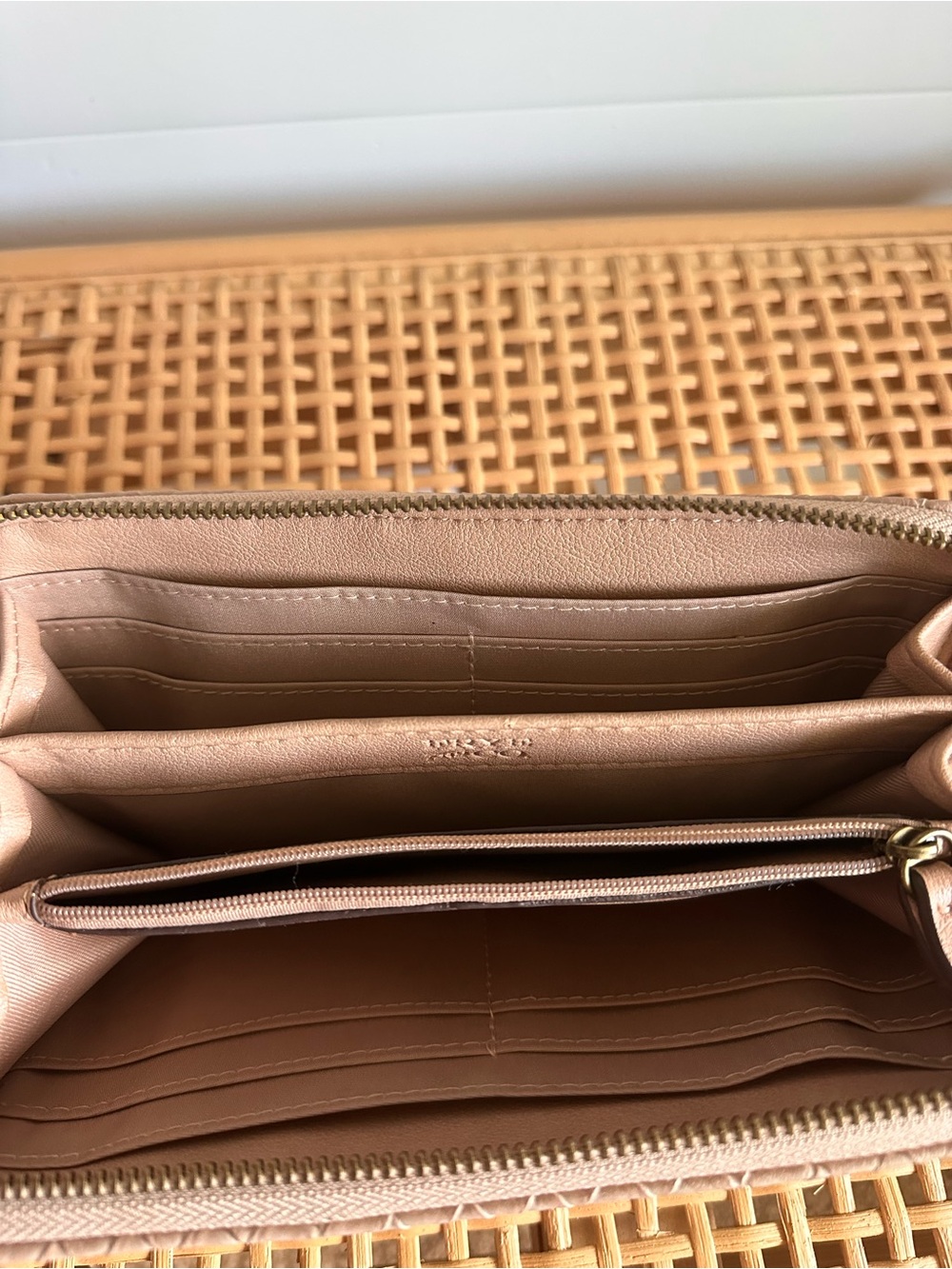 FRYE AND CO. Woven Faux-Leather Zip Wallet in Blush - Picture 2 of 7